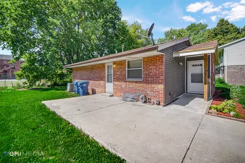658 Eastview Dr, Kankakee, IL 60901 photo 2