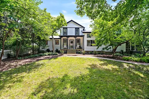 711 Saint Charles Rd, Glen Ellyn, IL 60137
