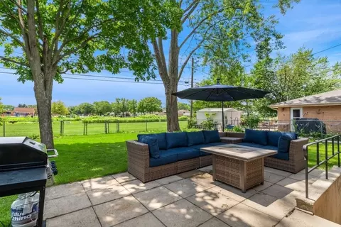 111 E Millers Rd, Des Plaines, IL 60016 photo 19