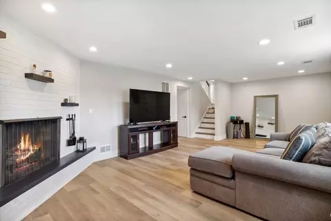 111 E Millers Rd, Des Plaines, IL 60016 photo 16