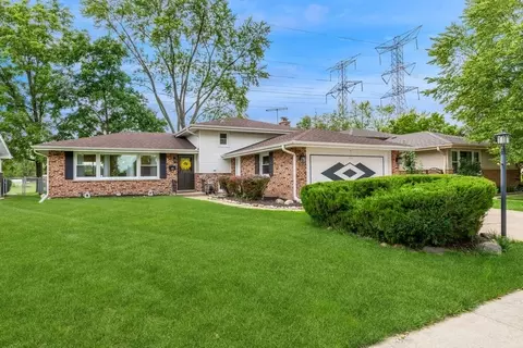 111 E Millers Rd, Des Plaines, IL 60016 photo 2