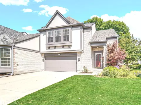 521 Cherbourg Dr, Buffalo Grove, IL 60089