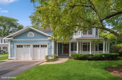2210 Schiller Ave, Wilmette, IL 60091