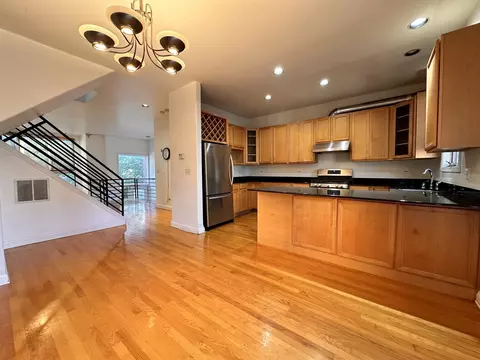936 E 48th St, Chicago, IL 60615 photo 2