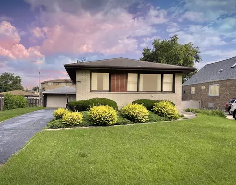 5124 W 79th Pl, Burbank, IL 60459