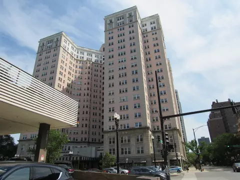 5555 N Sheridan Rd #1210, Chicago, IL 60640