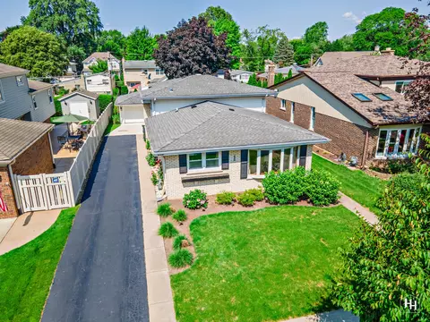414 S Roosevelt Ave, Arlington Heights, IL 60005