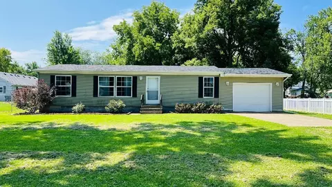 504 E Lynn St, Odell, IL 60460
