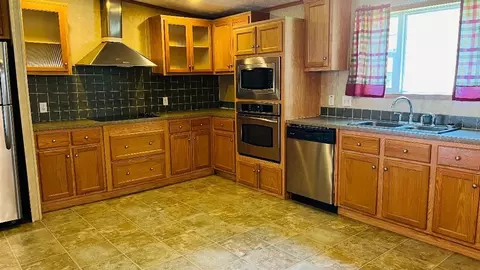 504 E Lynn St, Odell, IL 60460 photo 3