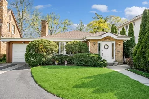 2341 Lake Ave, Wilmette, IL 60091