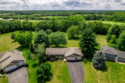 5573 Shrewsbury Ln, Rockford, IL 61109