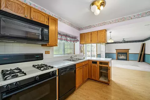 3121 Eugene Ln, Aurora, IL 60504 photo 6
