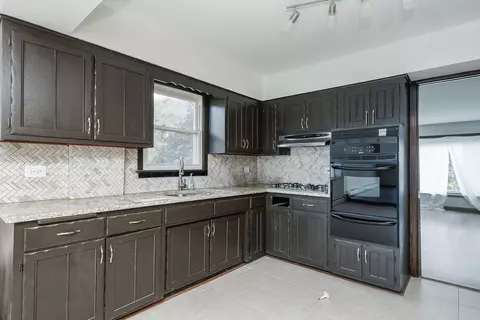7800 W 79th Pl, Bridgeview, IL 60455 photo 16