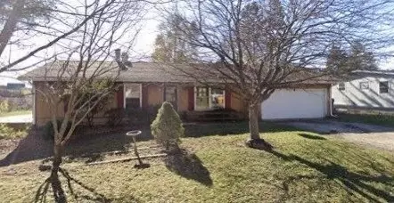 835 Navajo Dr, Lake In The Hills, IL 60156