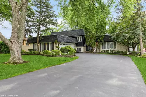 7415 W Ishnala Dr, Palos Heights, IL 60463
