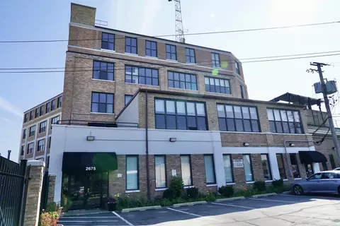 2675 W Grand Ave #304, Chicago, IL 60612