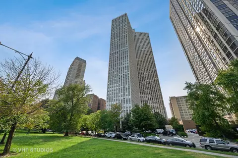 2626 N Lakeview Ave #2801, Chicago, IL 60614
