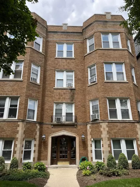 7344 Lake St #3E, River Forest, IL 60305