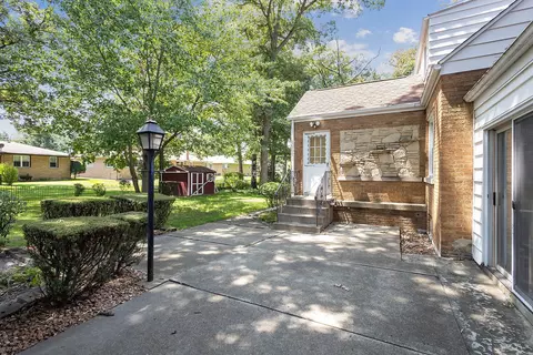 30 E Logan St, Lemont, IL 60439 photo 5