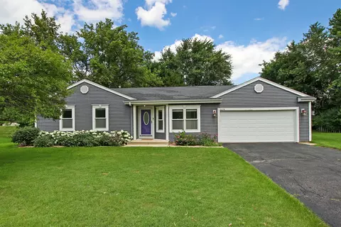 3274 Medford Ct, Island Lake, IL 60042