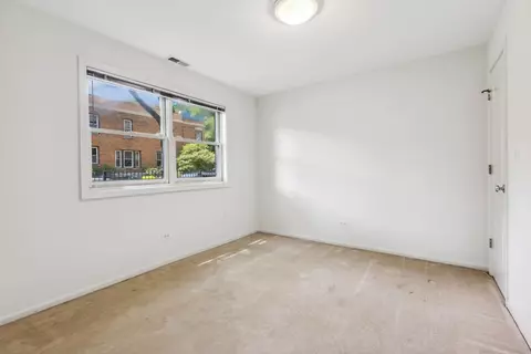 1106 E 54th St, Chicago, IL 60615 photo 4