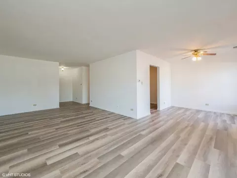 1500 Harbour Dr #1Q, Wheeling, IL 60090 photo 5
