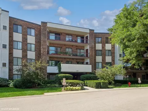 1500 Harbour Dr #1Q, Wheeling, IL 60090