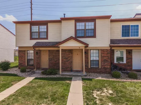 700 N Adelaide St #19, Normal, IL 61761