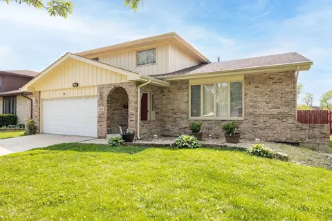 408 N Kenneth Ct, Glenwood, IL 60425
