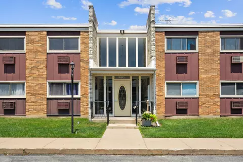 1313 Rebecca Rd #109, Lombard, IL 60148