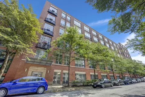1735 N Paulina St #207, Chicago, IL 60622