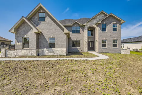 7500 Mayfield Dr, Frankfort, IL 60423