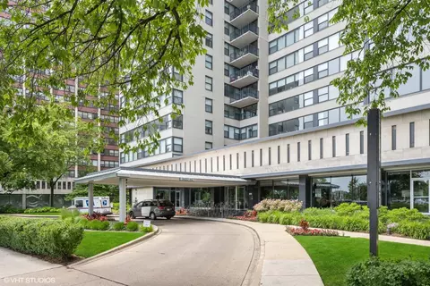 3430 N Lake Shore Dr #18K, Chicago, IL 60657