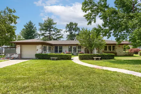 12 E Woodlawn Ave, Danville, IL 61832