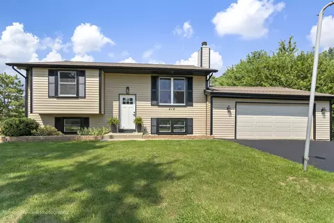 210 Tyler Creek St, Gilberts, IL 60136