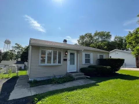 7632 Walnut Ave, Woodridge, IL 60517
