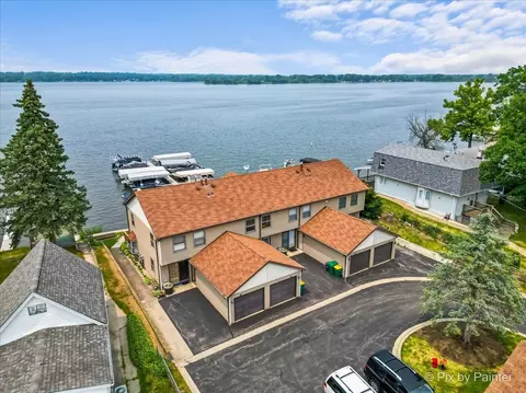 150 Eagle Point Rd #P, Fox Lake, IL 60020