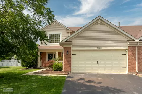21512 Loch Ln, Crest Hill, IL 60403