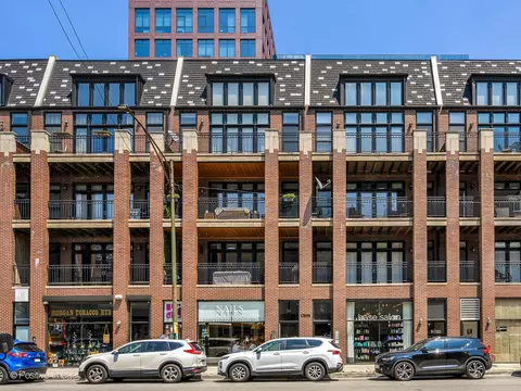 33 N Morgan St #PH, Chicago, IL 60607