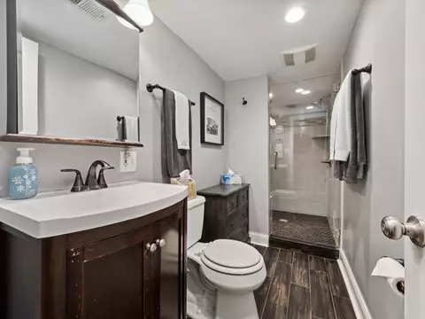 3950 Suffolk Ln, Hoffman Estates, IL 60192 photo 13