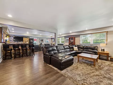 3950 Suffolk Ln, Hoffman Estates, IL 60192 photo 6