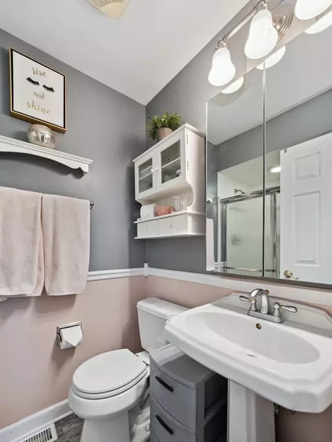 3950 Suffolk Ln, Hoffman Estates, IL 60192 photo 16