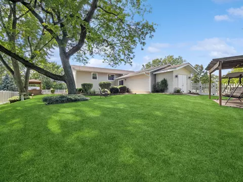 3950 Suffolk Ln, Hoffman Estates, IL 60192 photo 19