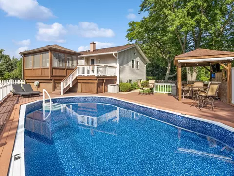 3950 Suffolk Ln, Hoffman Estates, IL 60192 photo 17
