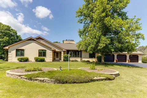14286 W Oak Knoll Rd, Wadsworth, IL 60083
