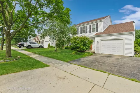 217 Bingham Cir, Mundelein, IL 60060