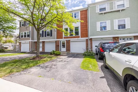 1925 Hastings Ct #1925, Schaumburg, IL 60194