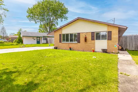 4440 Adele Ln, Oak Forest, IL 60452