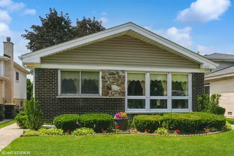 8102 Gross Point Rd, Morton Grove, IL 60053
