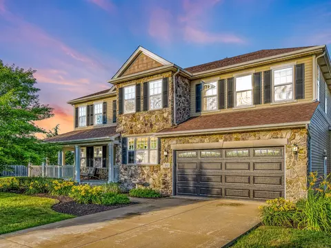 912 Nightshade Ln, Shorewood, IL 60404